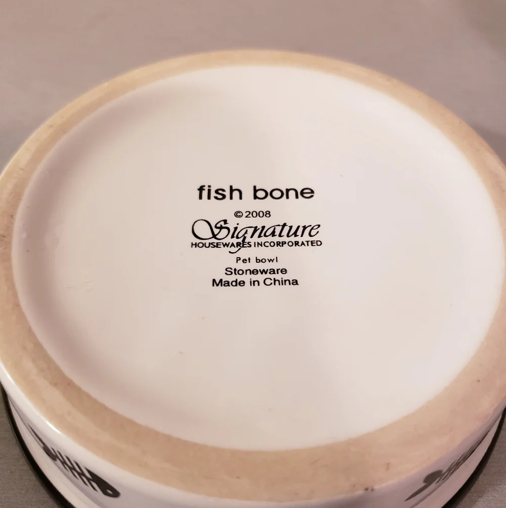 Signature Housewares Fish Bones Cat Bowl, Small